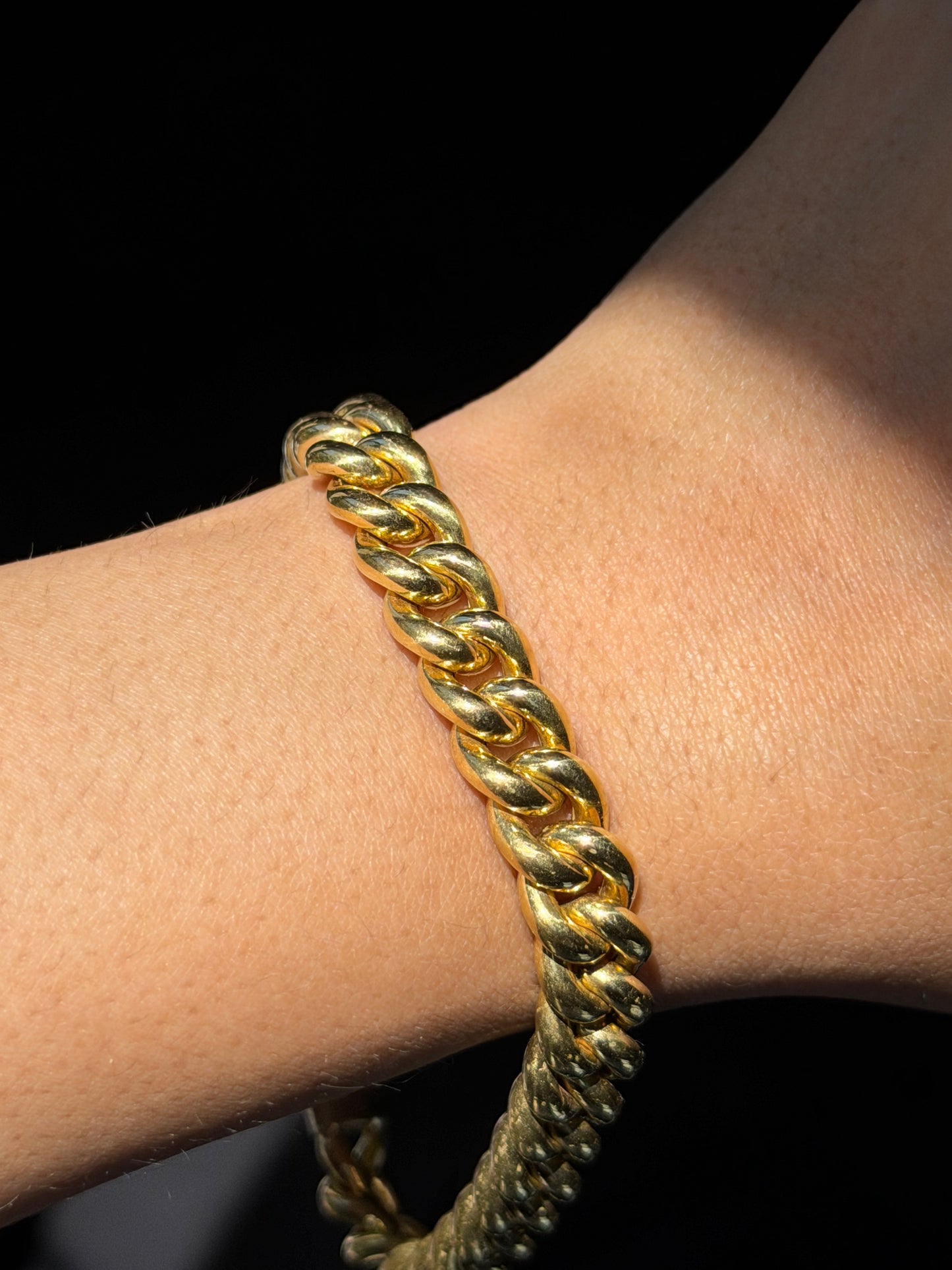 18k rounded curb Bracelet ✨