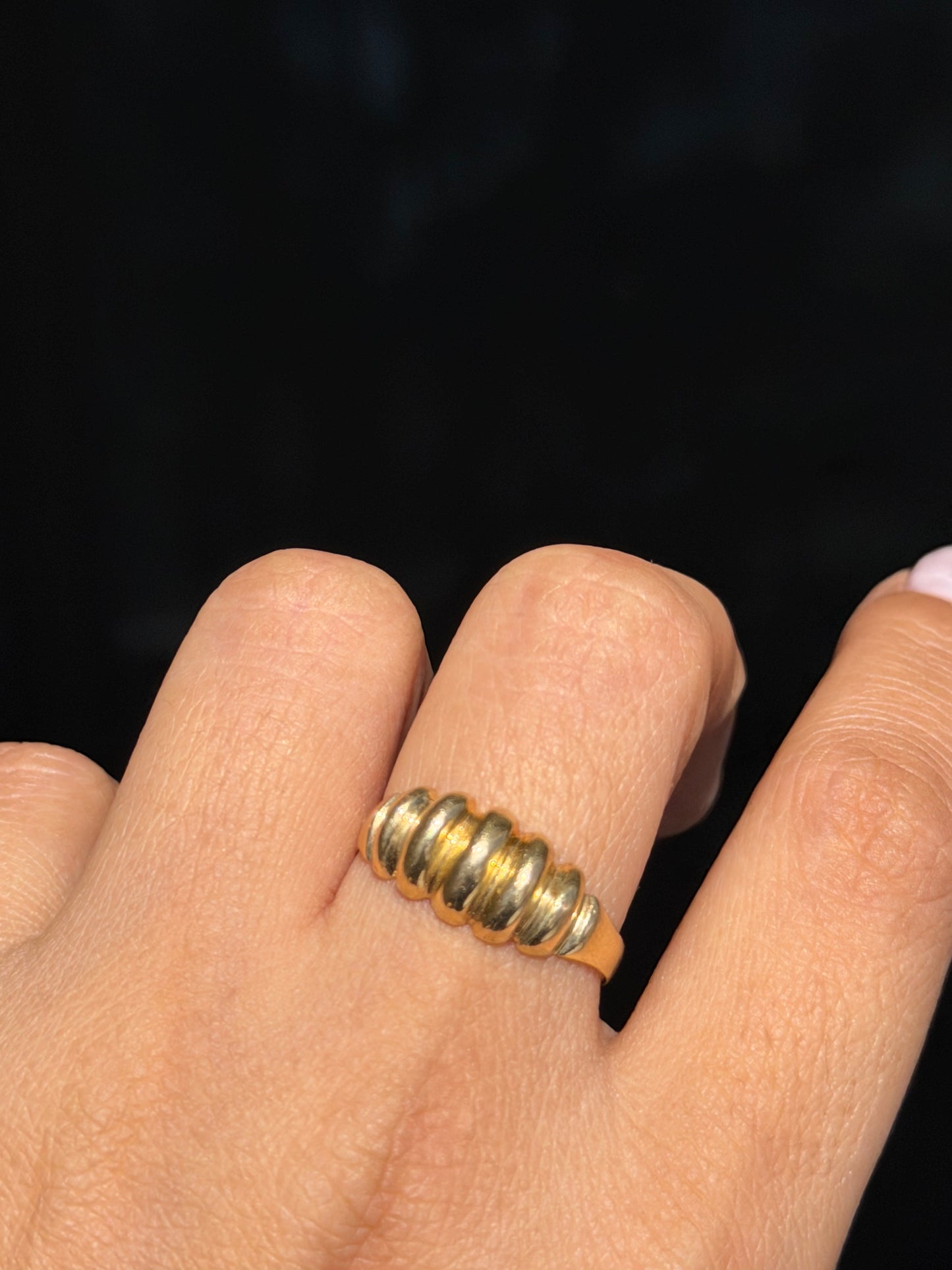 14k dome shrimpy ribbed ring