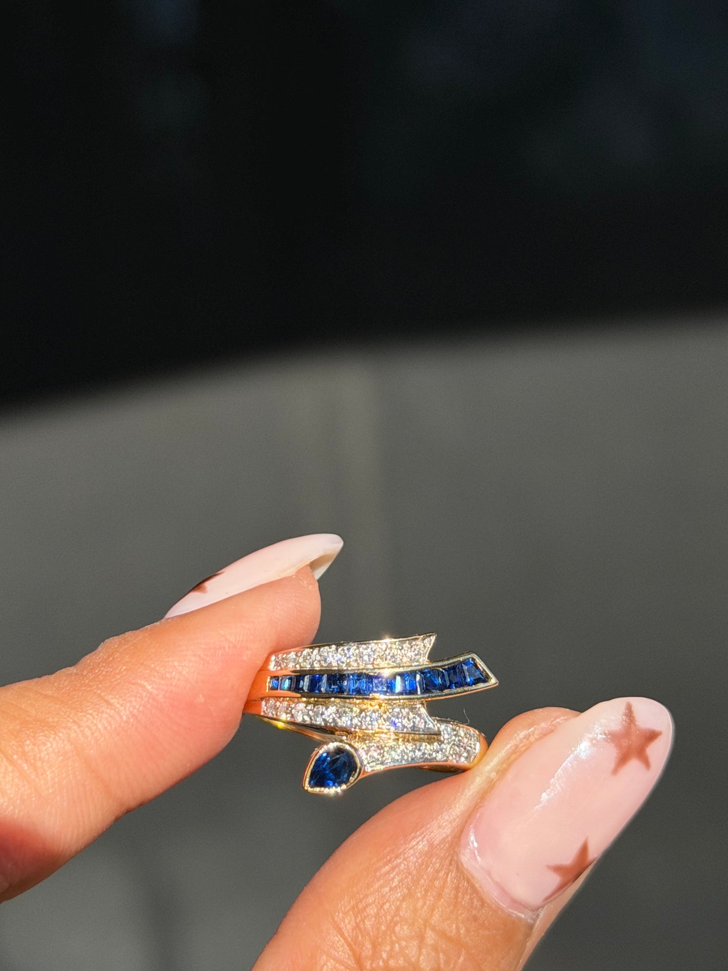 18k sapphires and diamond ring