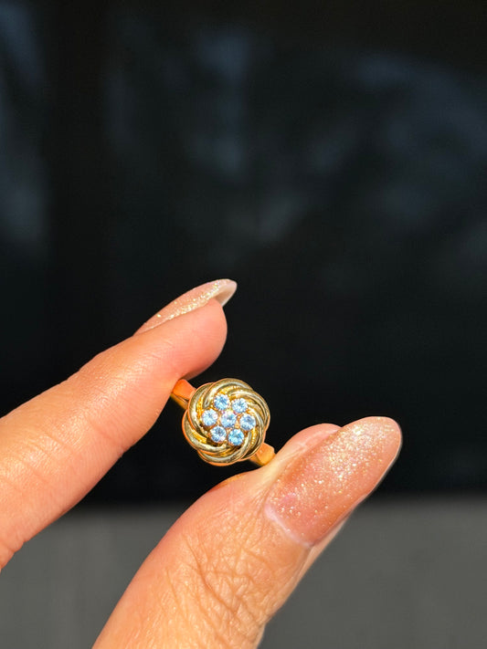 18k Aquamarine flower ring