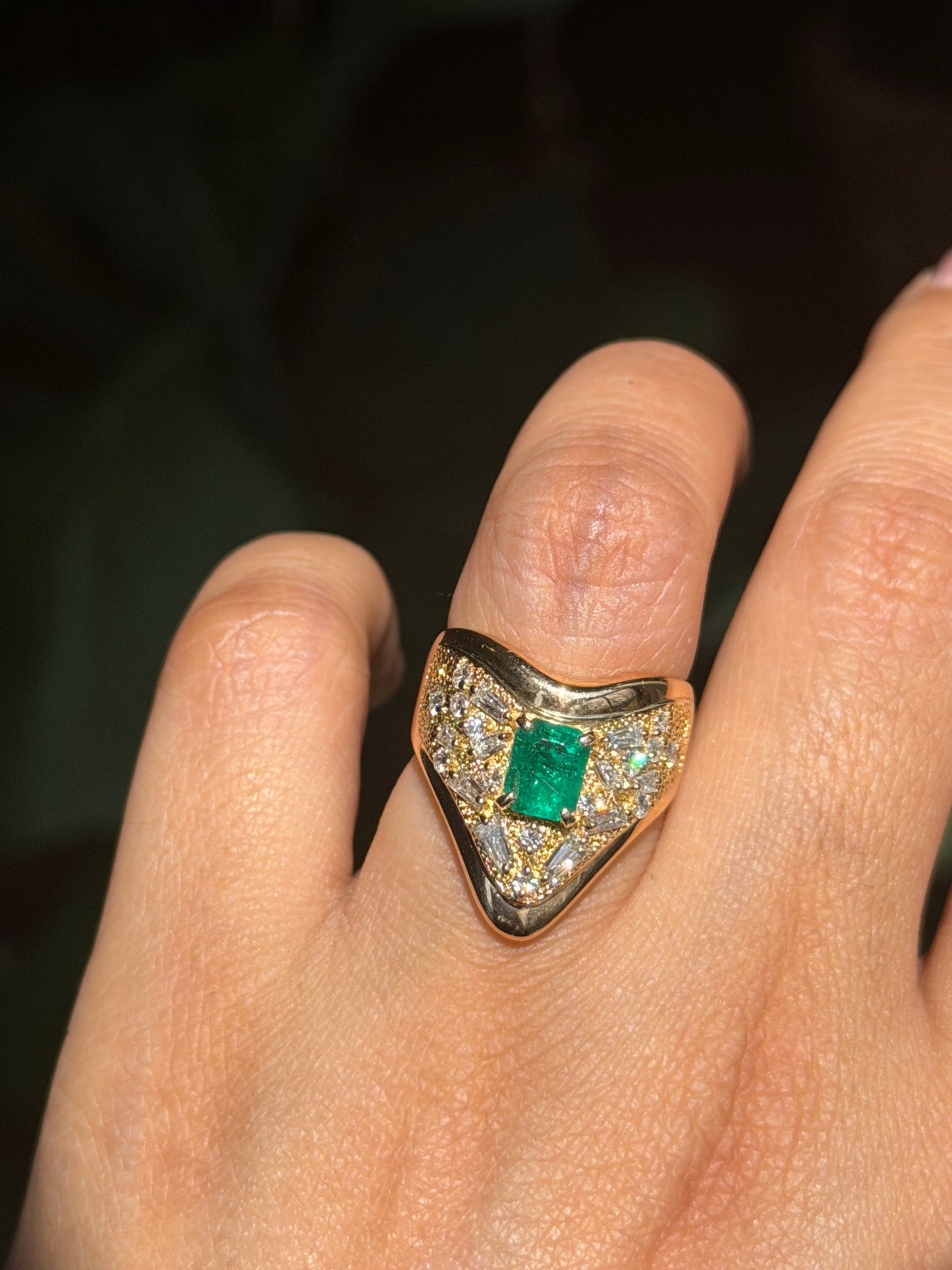 Vintage 18k curved emerald and diamond ring