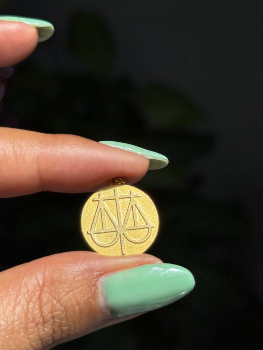 vintage 18k yellow gold unique Libra zodiac sign charm