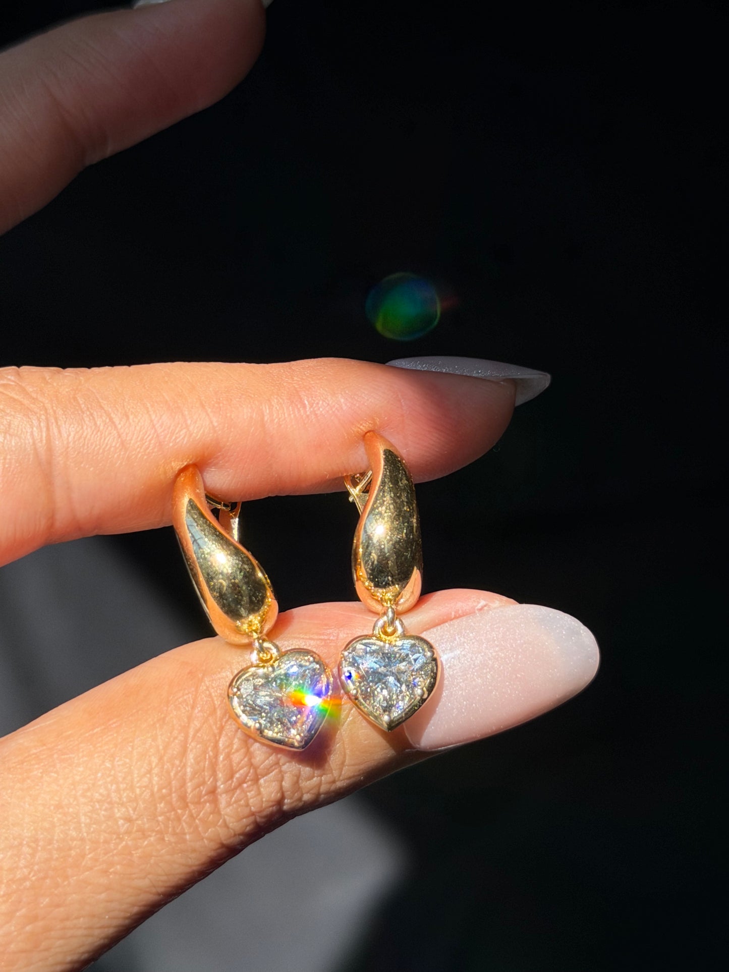 18k 4ct Heart Drop earrings