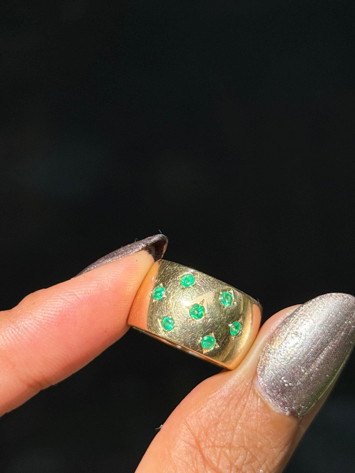 Vintage 1970ś 14k star set emeralds cigar band ✨💚
