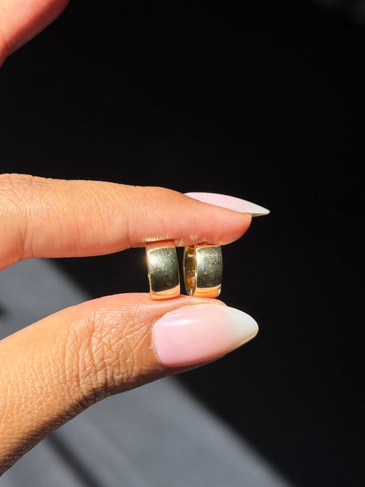 14k Huggies