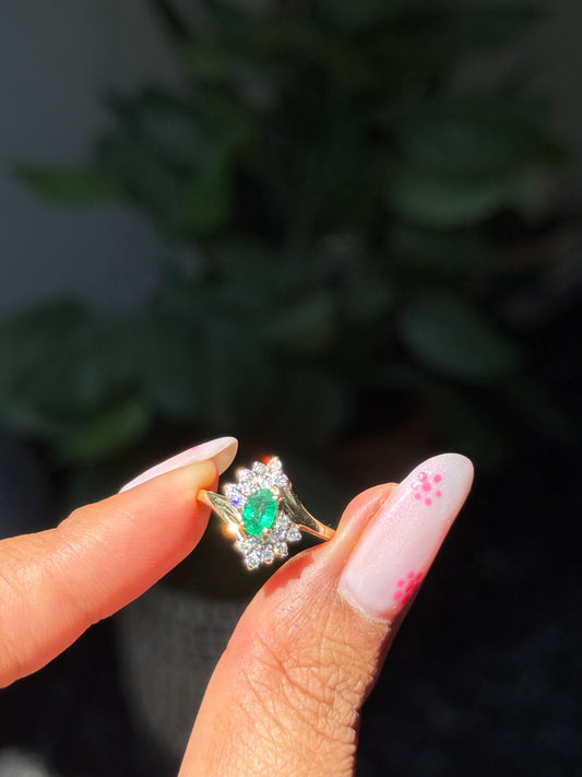 14k emerald and diamonds ring