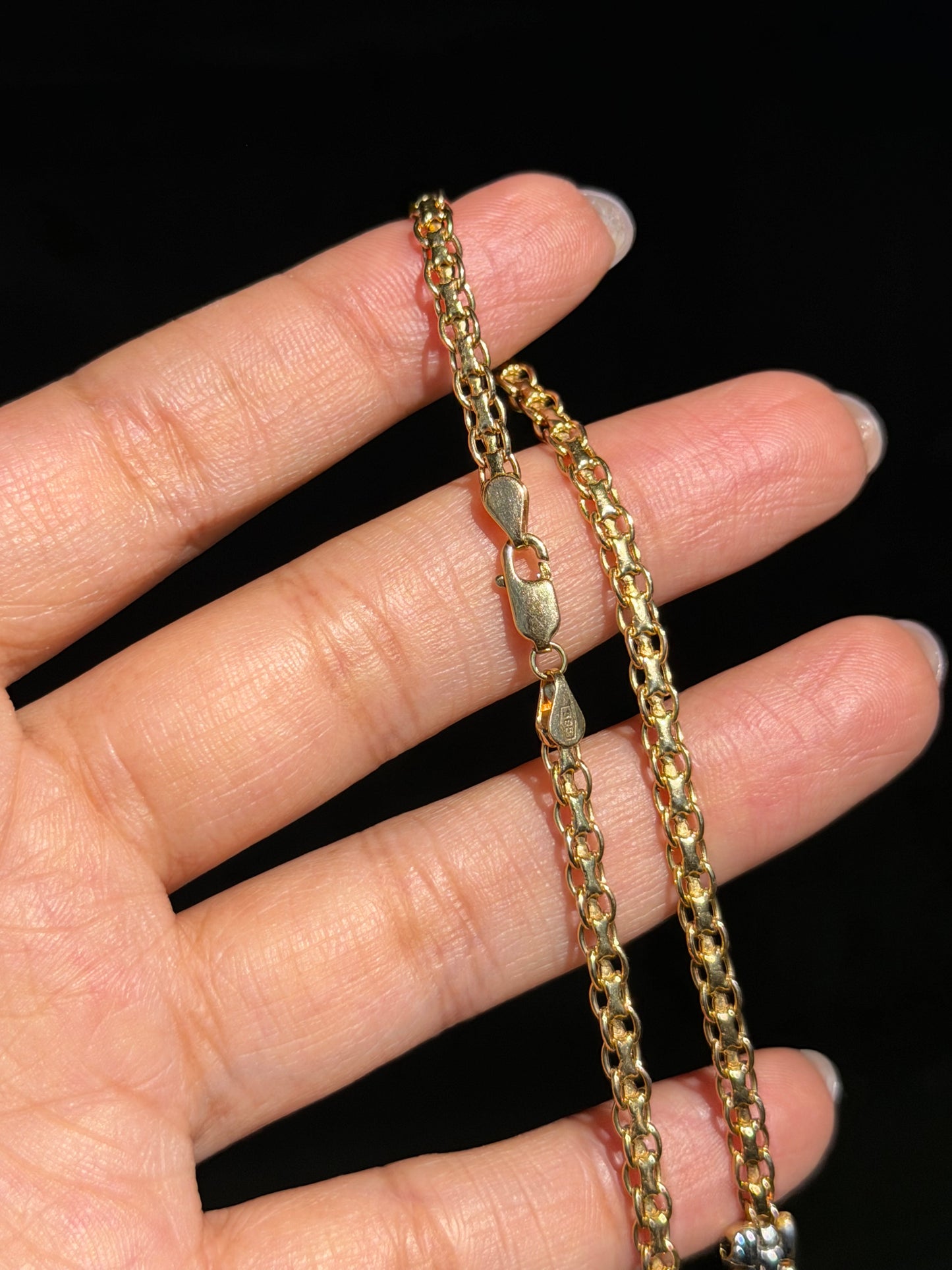 Vintage 14k  double sided Italian Cleopatra necklace