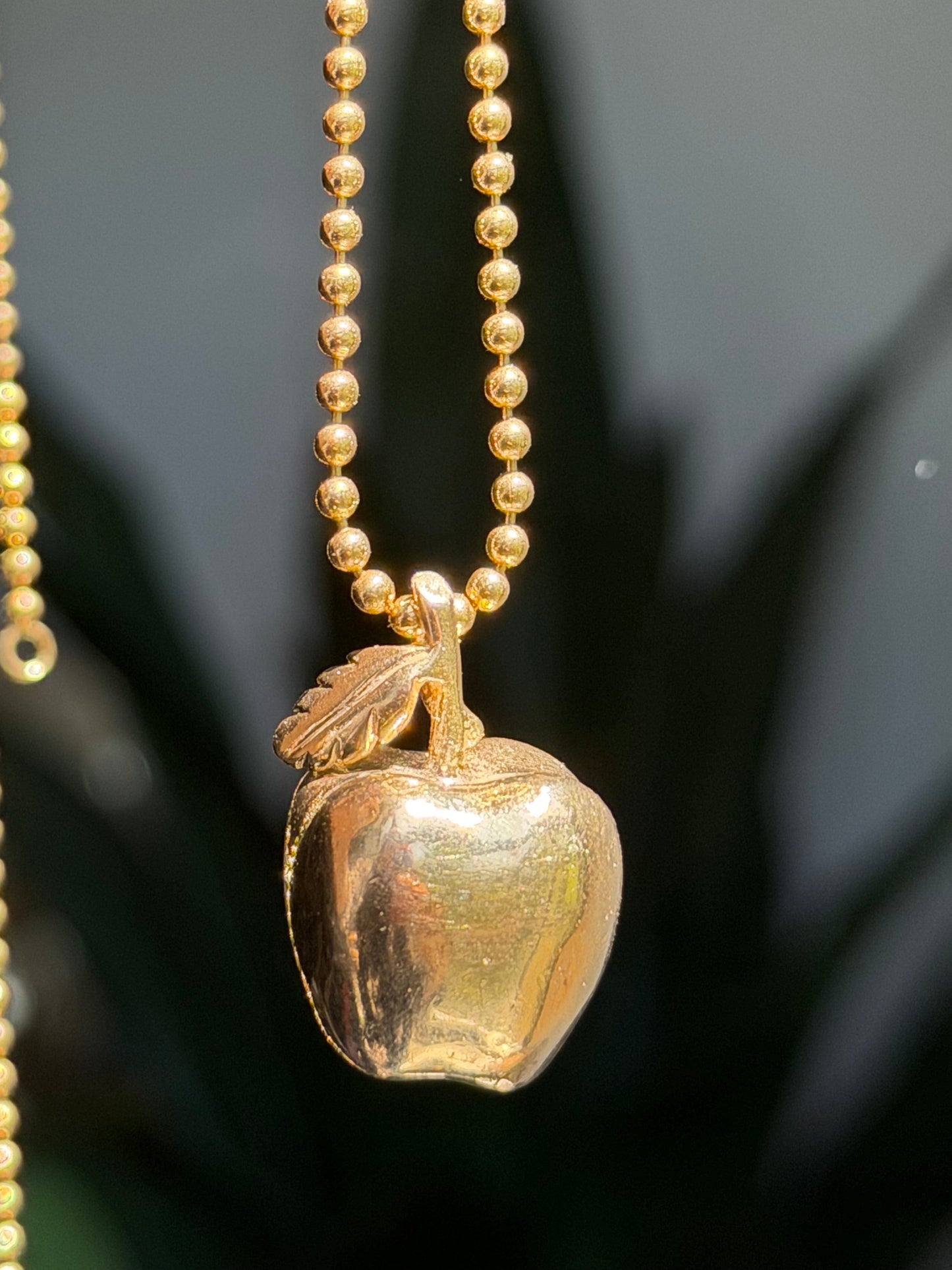14k Vintage Three Dimensional Apple Charm 🍏