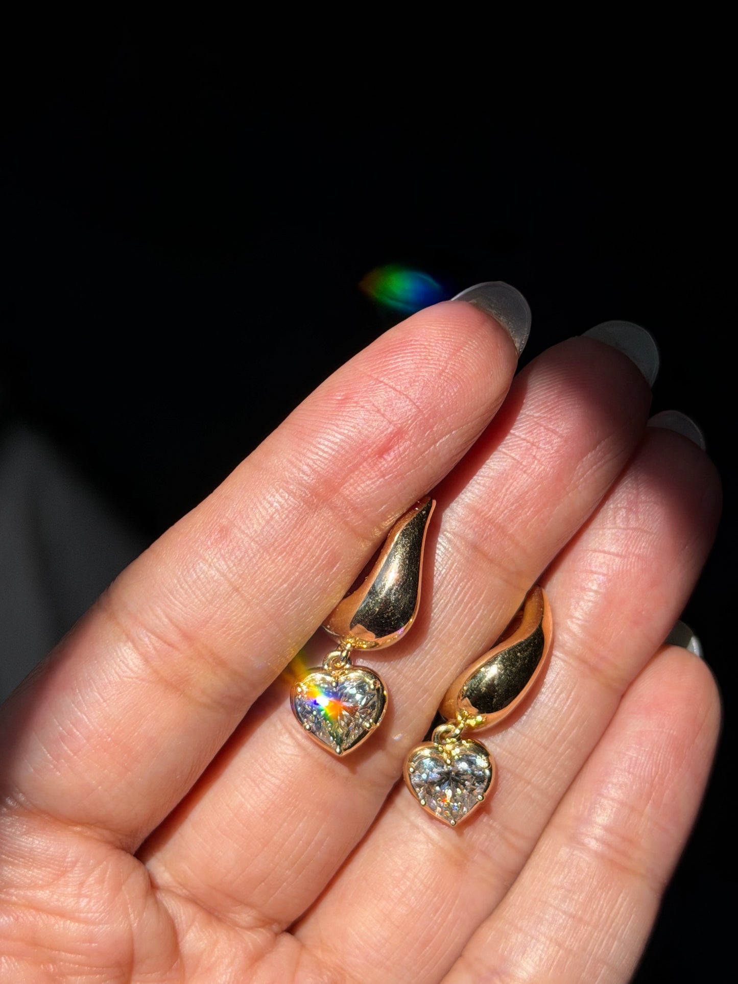 18k 4ct Heart Drop earrings