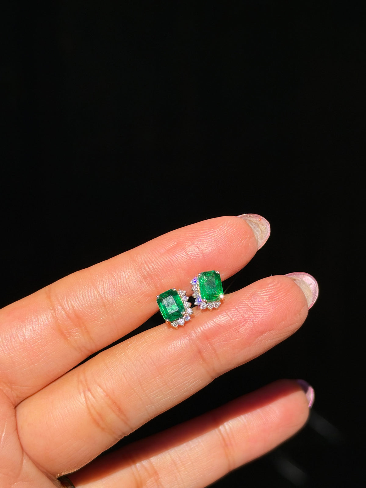 14k emerald and diamond stud earrings