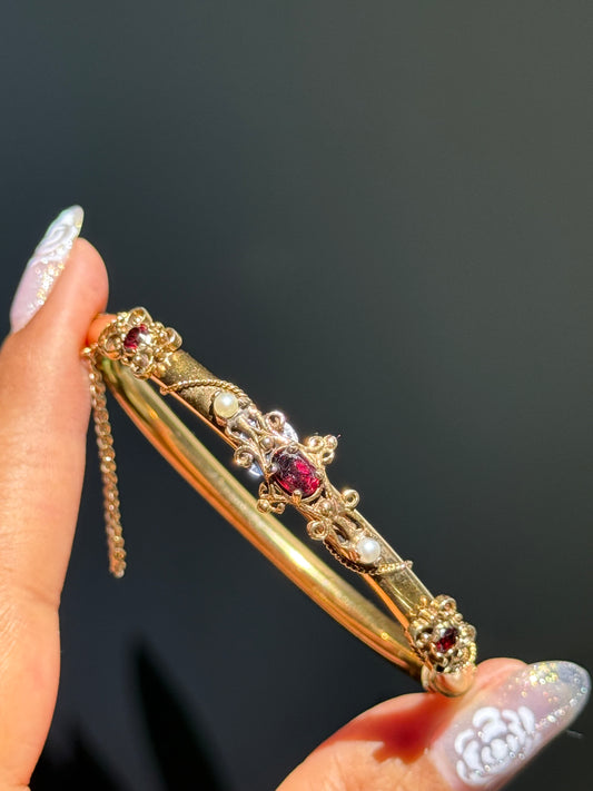 14k Victorian rounded red garnet and pearl's hinged bangle