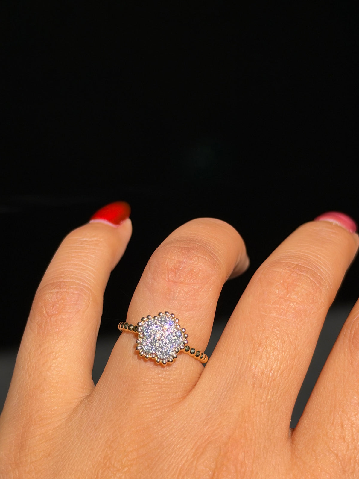 18k diamond flower ring