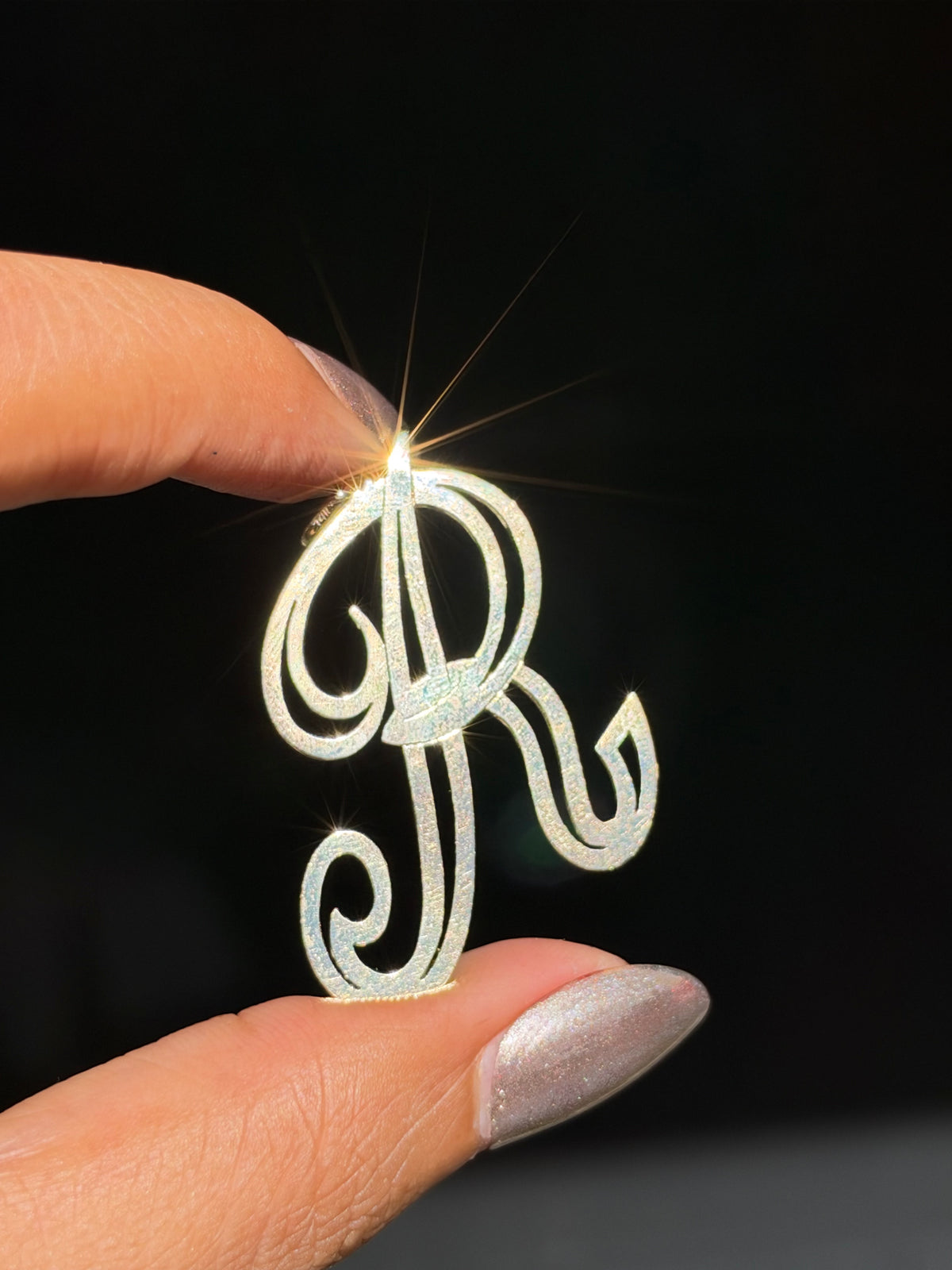 14k R pendant