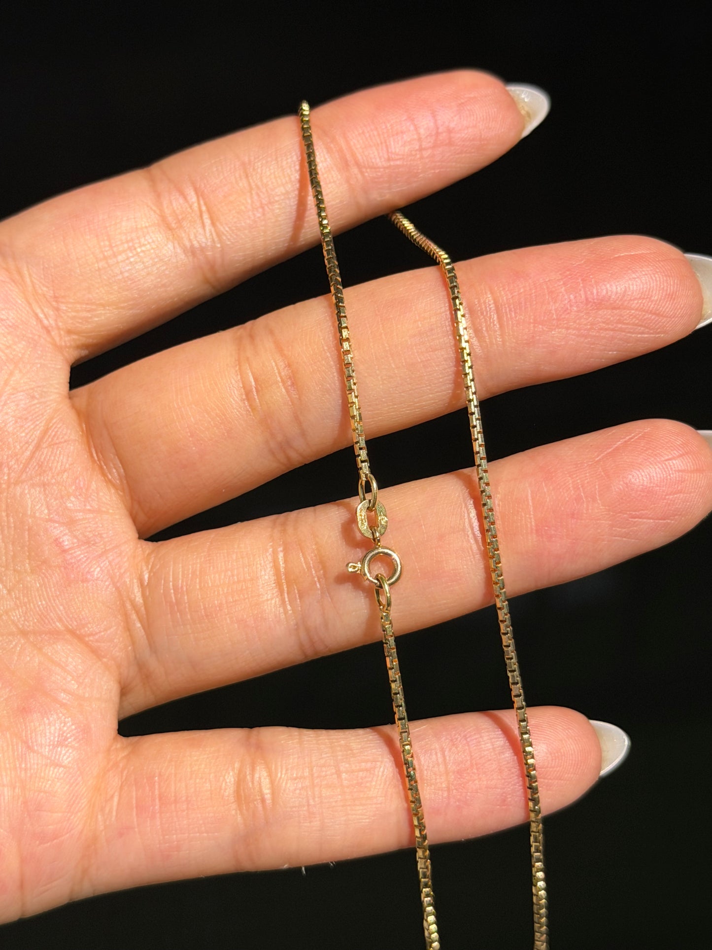 14k Italian curved crescent moon 🌙 Necklace