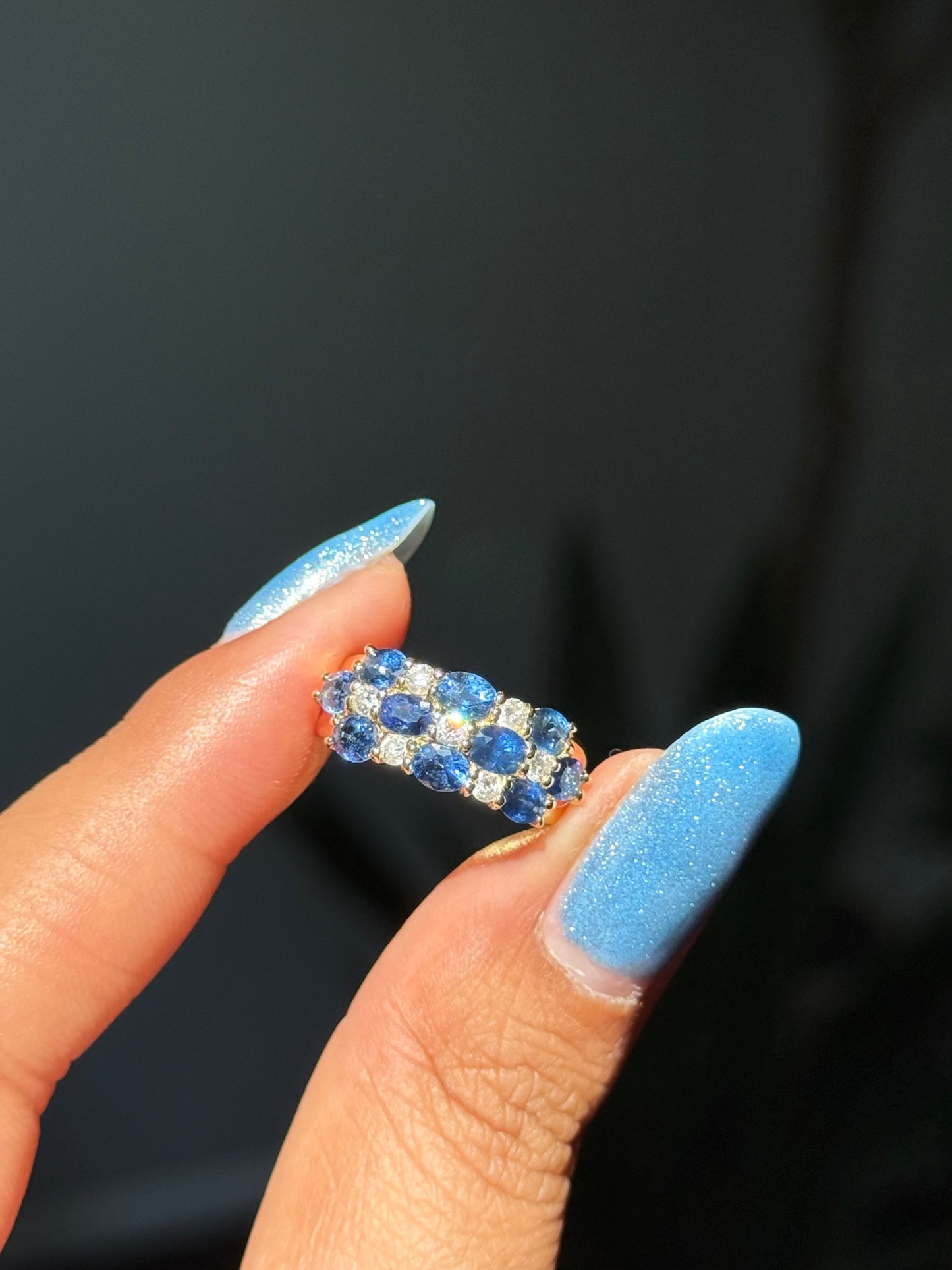 18k yellow gold sapphires and diamonds ring,