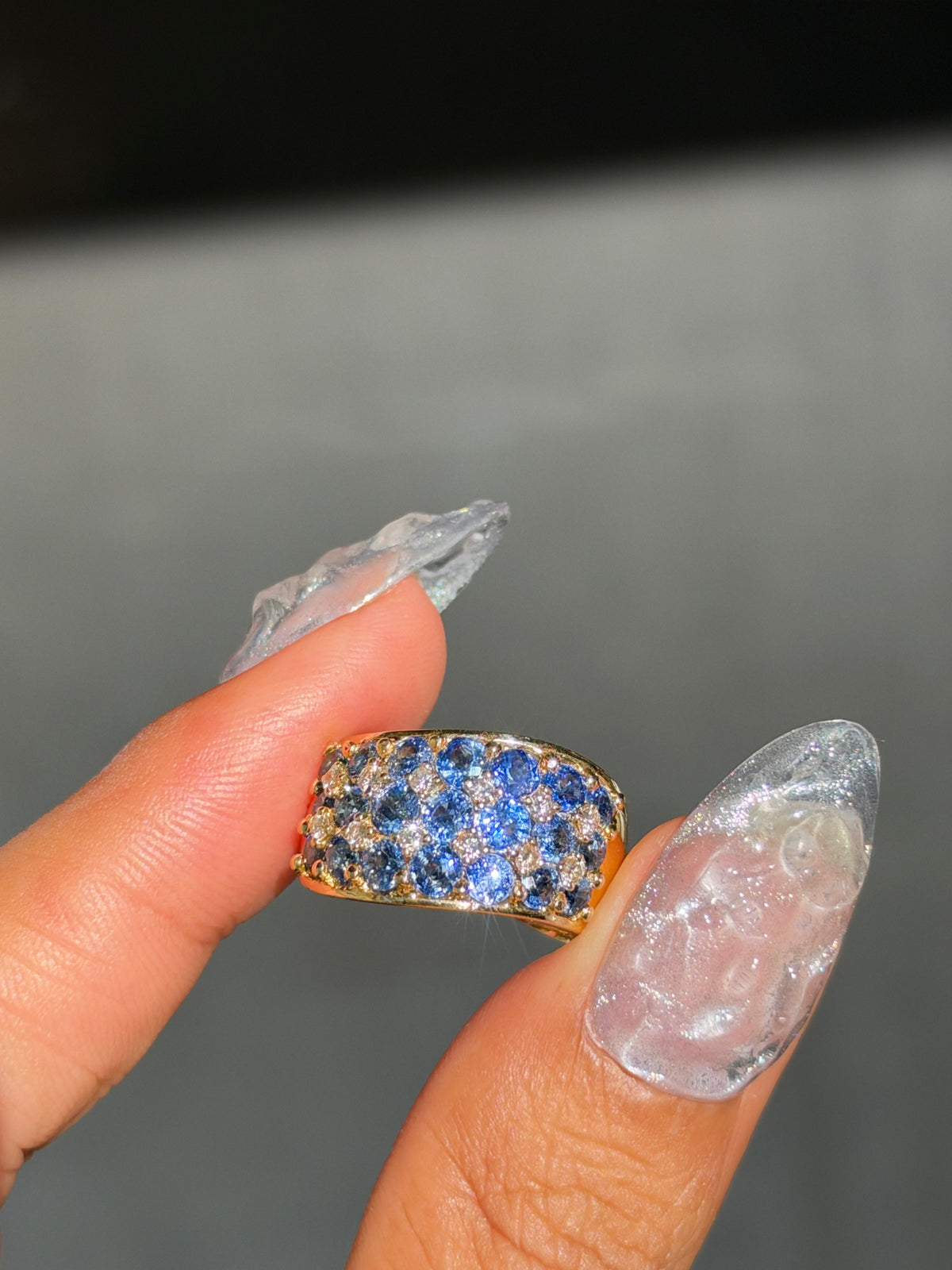 18k wavy cornflower blue sapphires ring