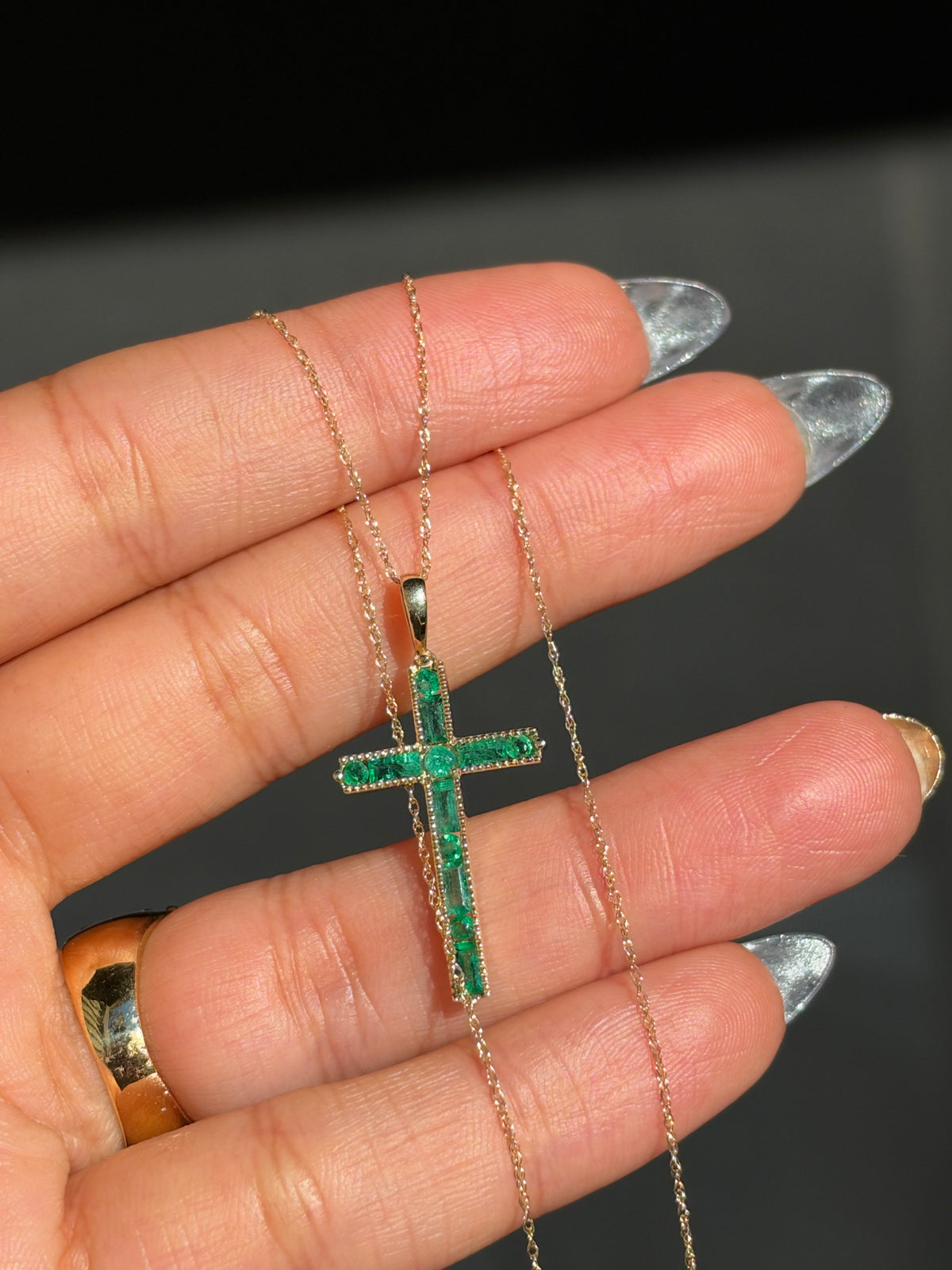 14k 1ct invisible set emerald cross necklace