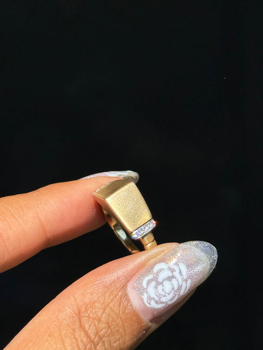 Stunning 14k matte satin finish pyramid Geometric ring ✨