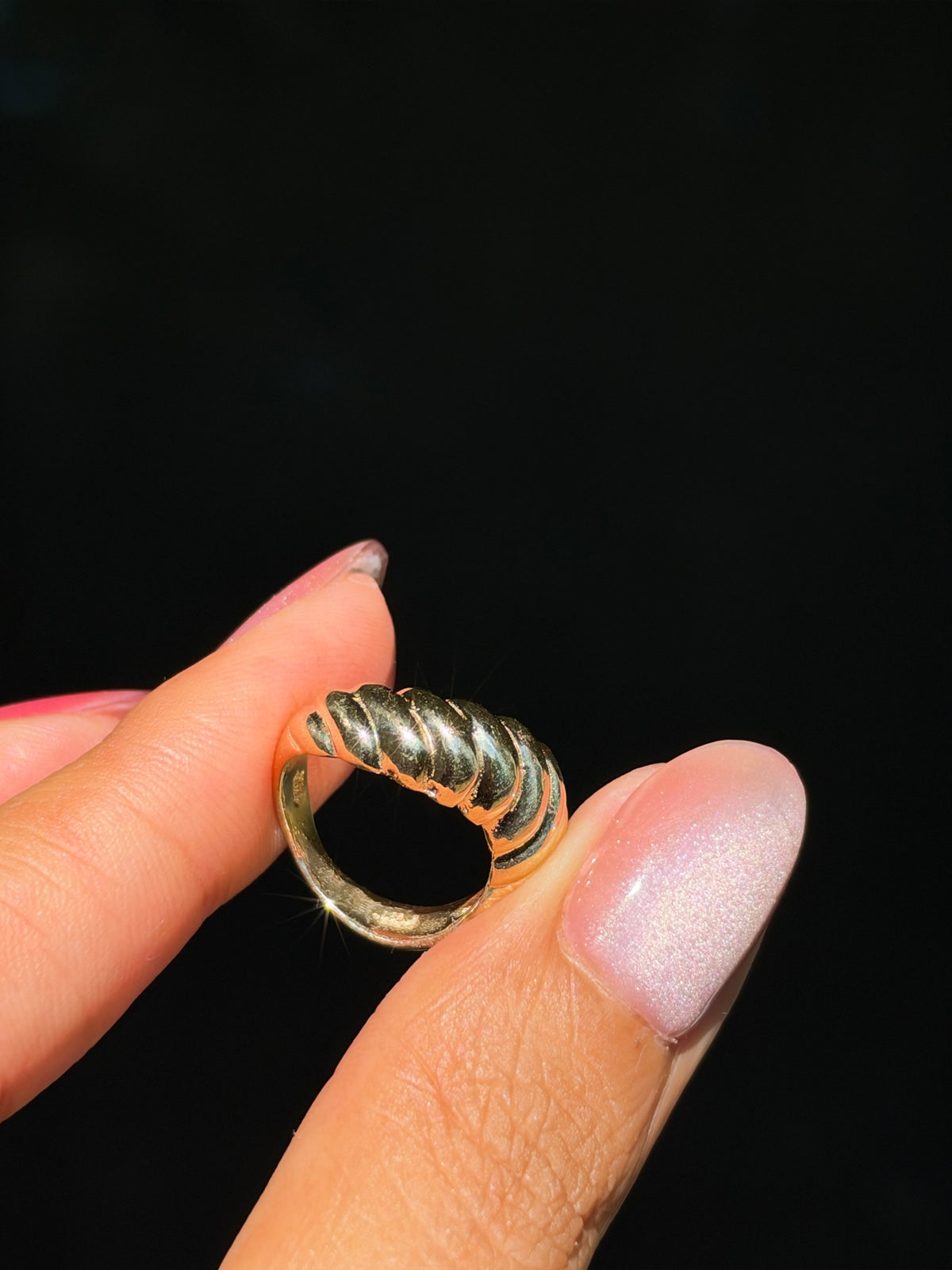 14k chubby wavy croissant pinky ring