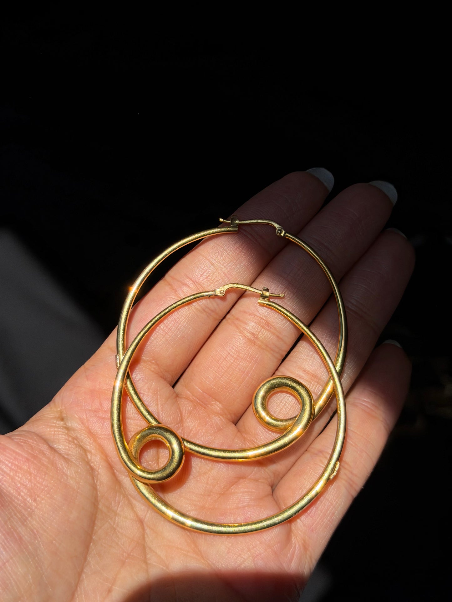 Italian 18k swirly hoop earrings