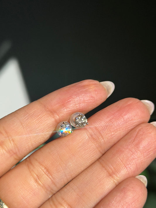 14k 0.90ct diamond stud earrings