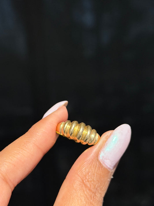 14k dome shrimpy ribbed ring