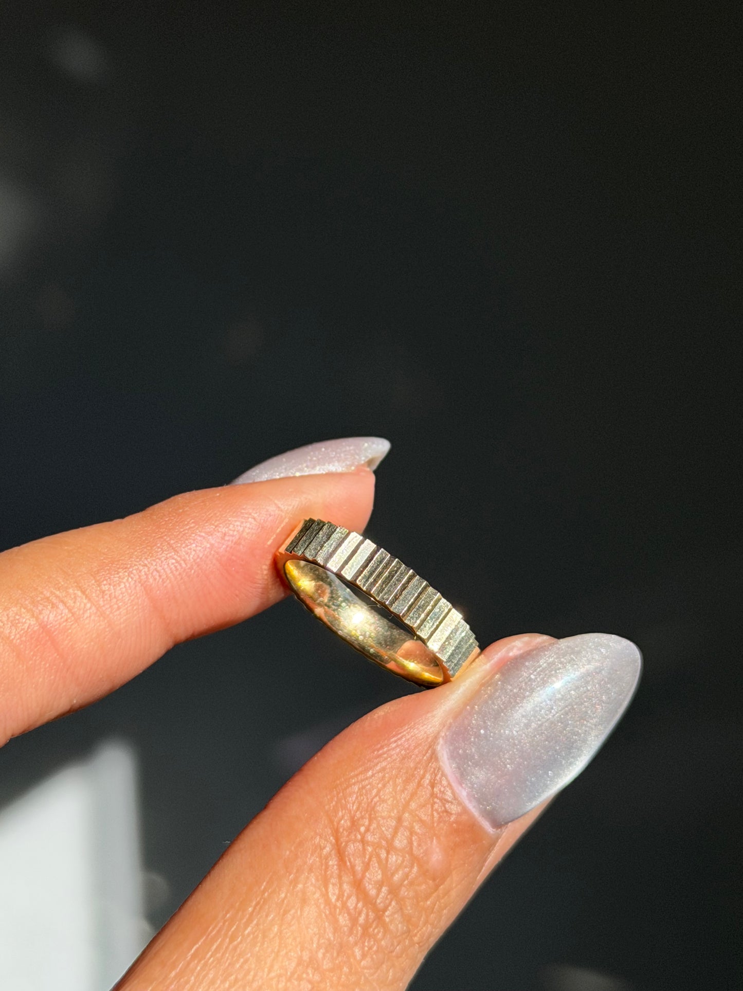 14k ribbed band