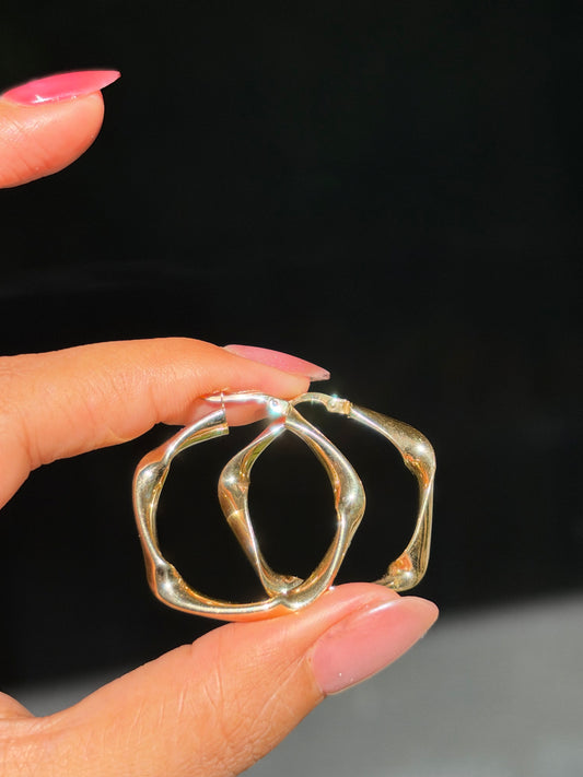 14k twisted Star hoop earrings ✨