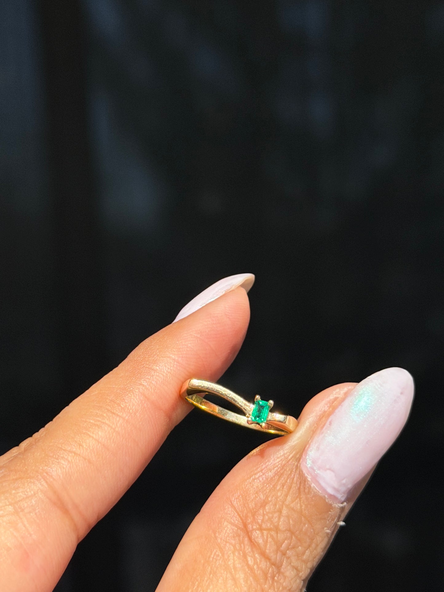 14k Colombian emerald ring