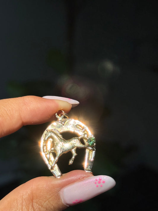 Vintage 18k Horseshoe pendant