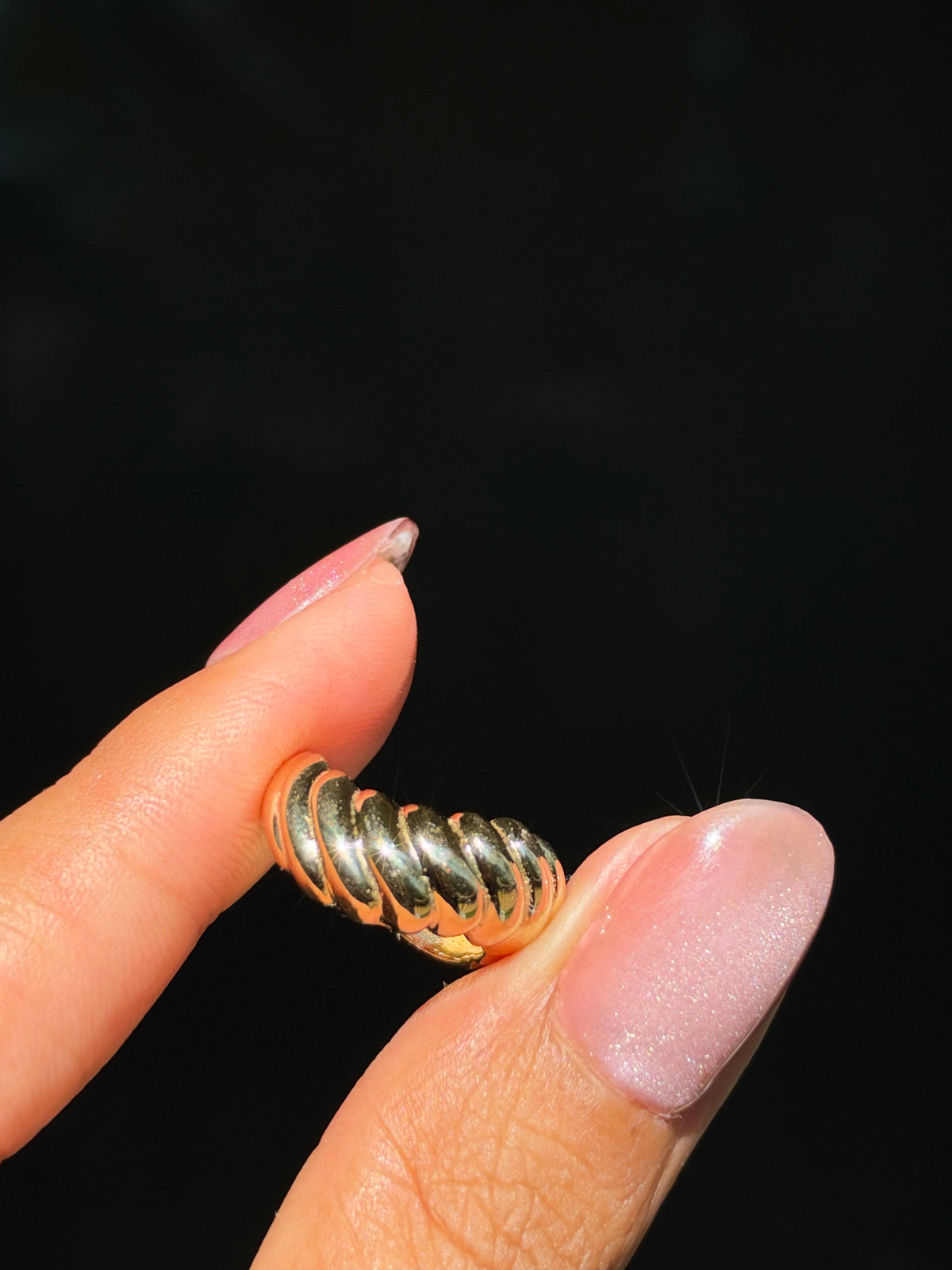 14k chubby wavy croissant pinky ring