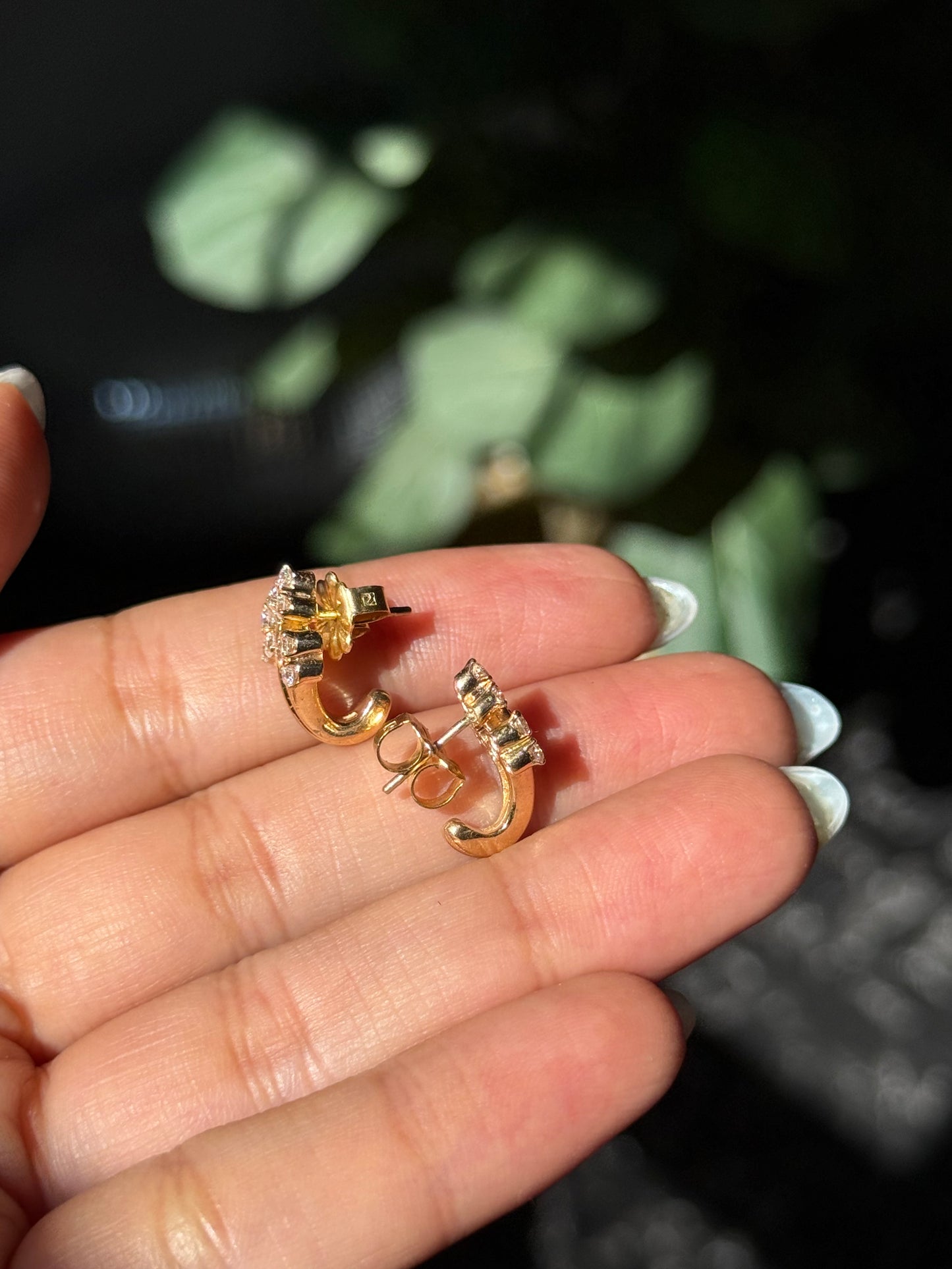 18k diamond J earrings