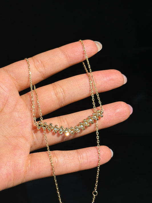 14k V necklace