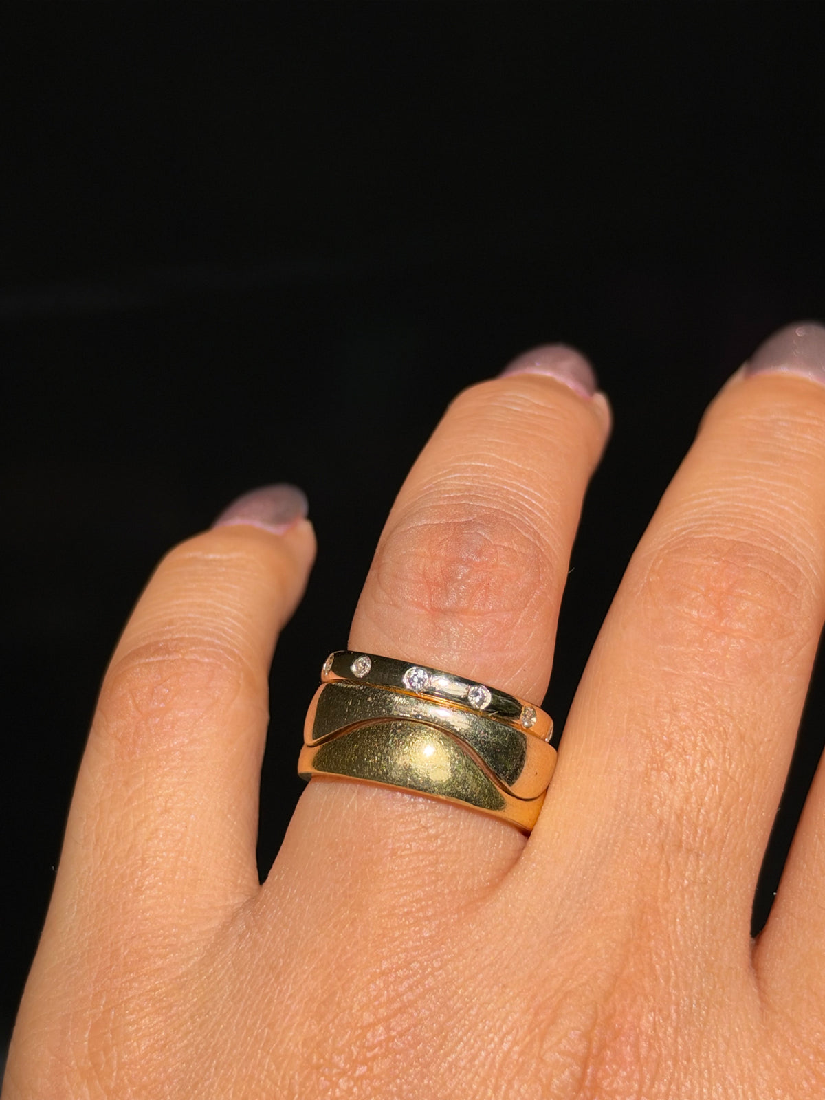 18k Foster & Son curved bands