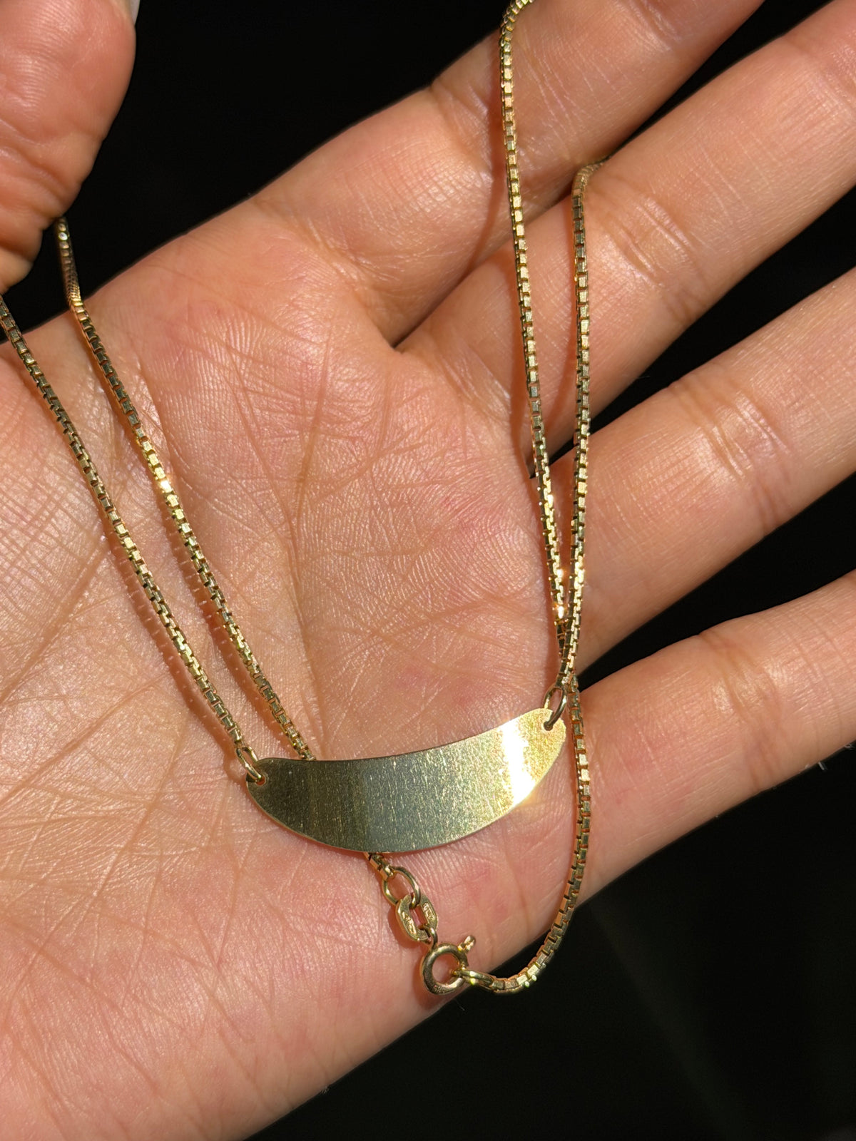 14k Italian curved crescent moon 🌙 Necklace