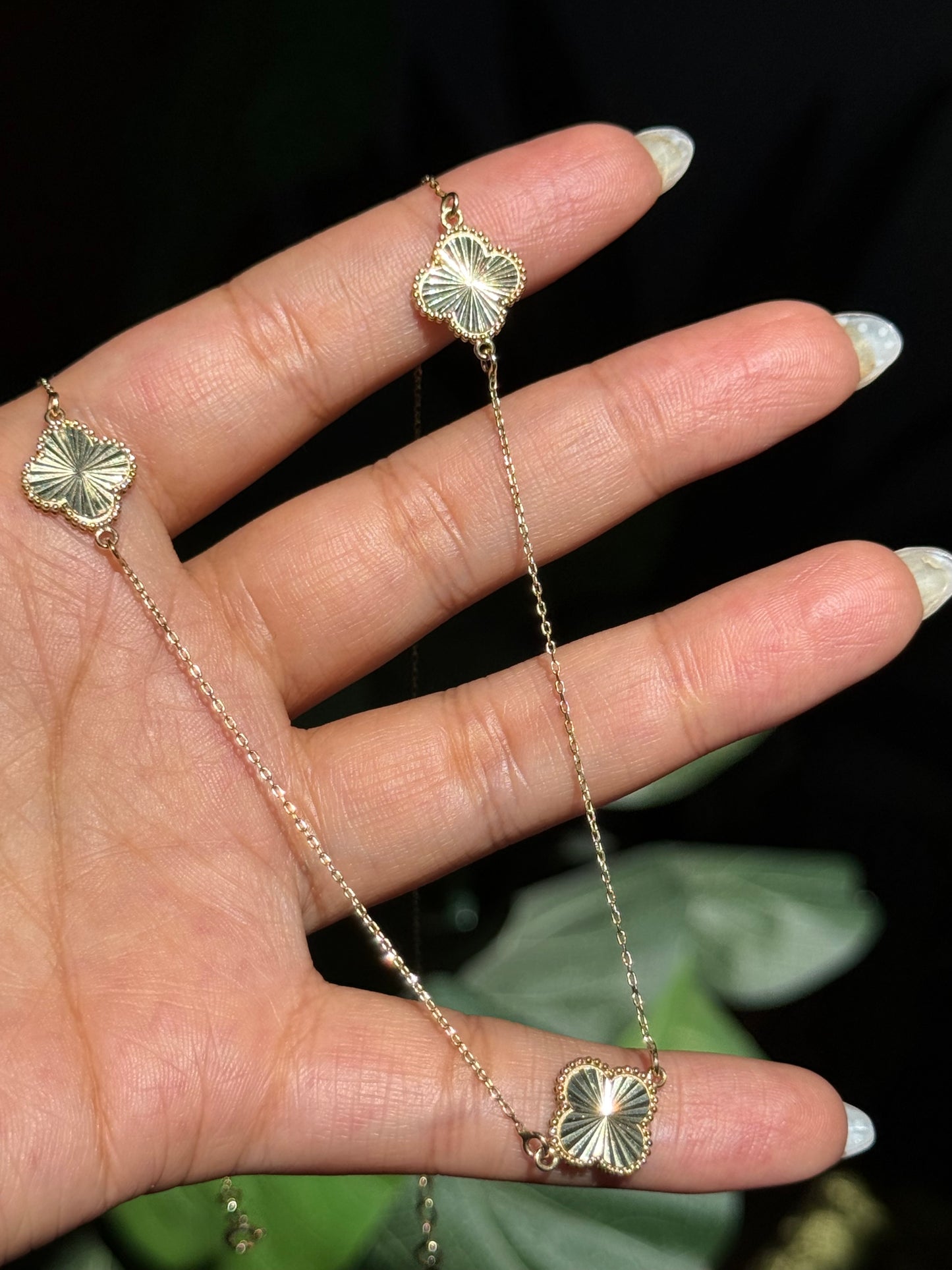 14k fluted clover necklace