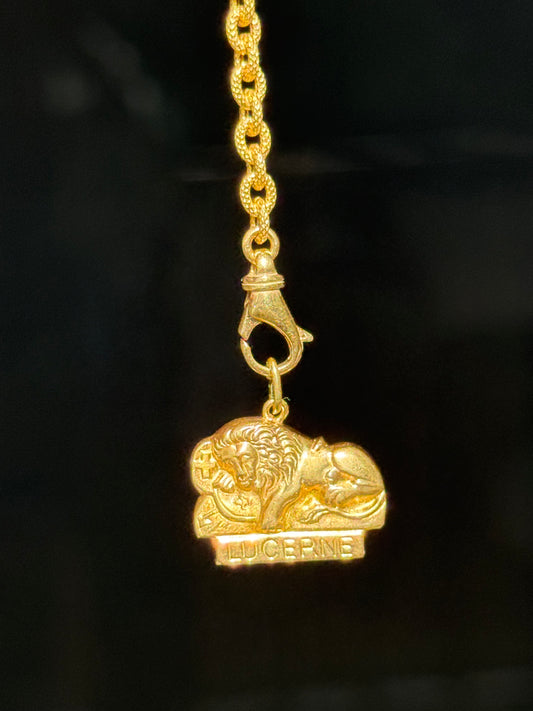 18k The Lion of Lucerne Charm