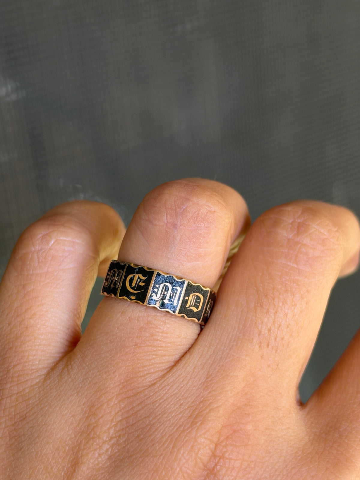 Antique 18k Victorian enamel English mourning ring ✨