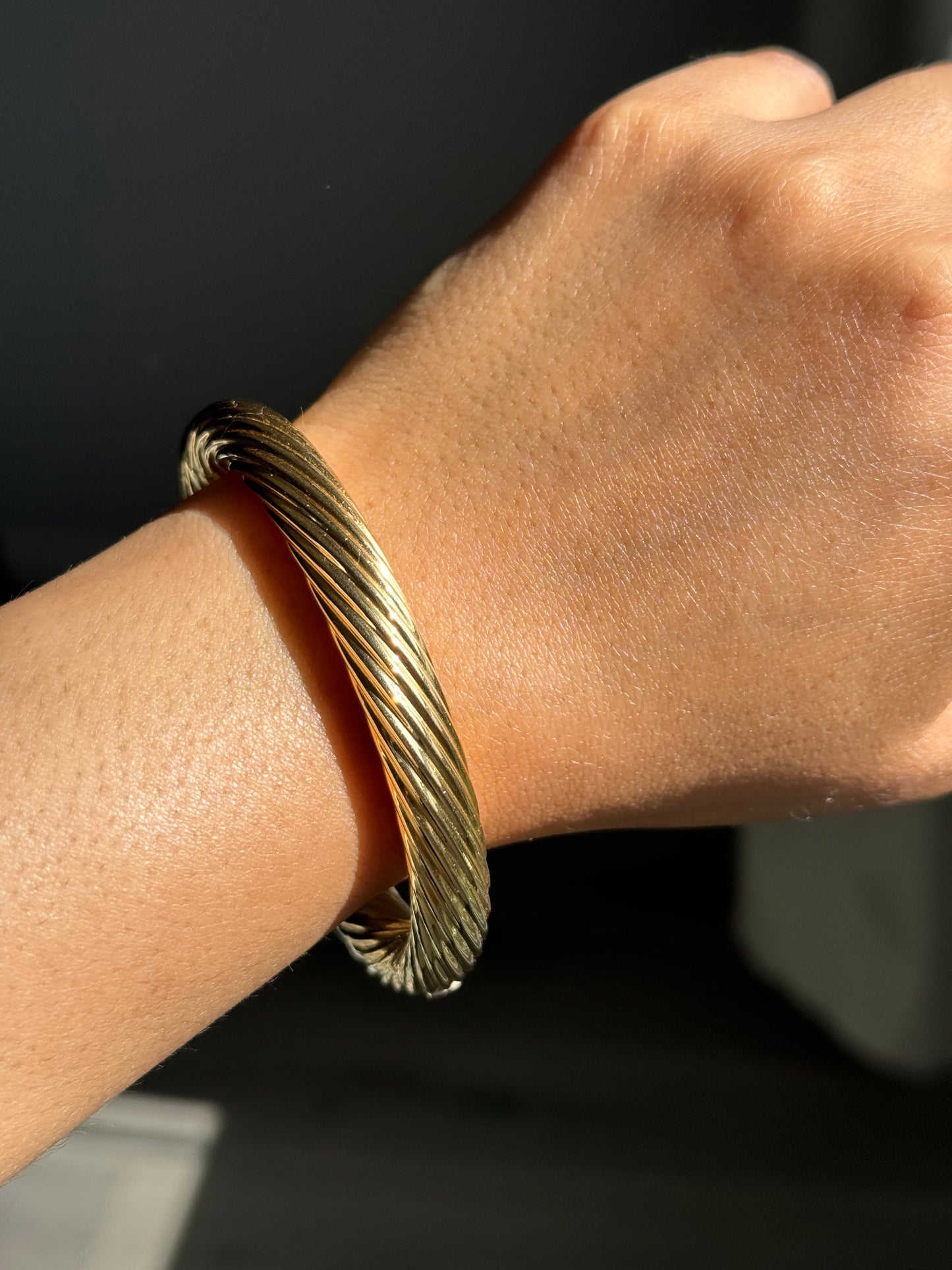 18k chunky twisted hinged bangle