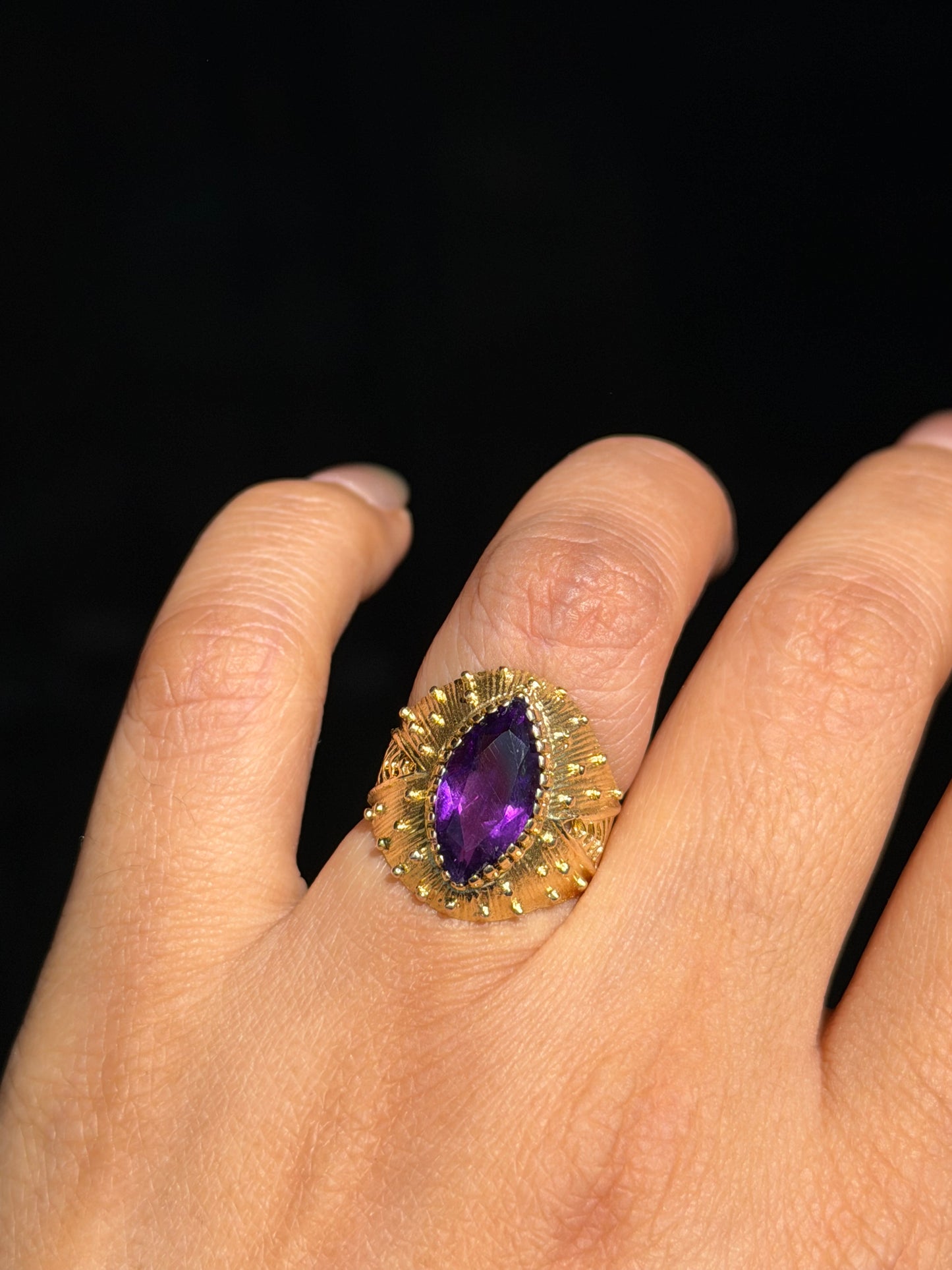 Vintage 14k chunky marquise Amethyst Ring ✨💜
