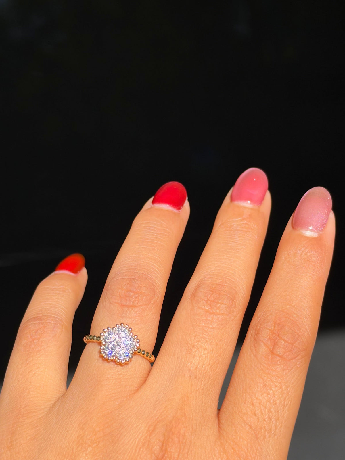 18k diamond flower ring