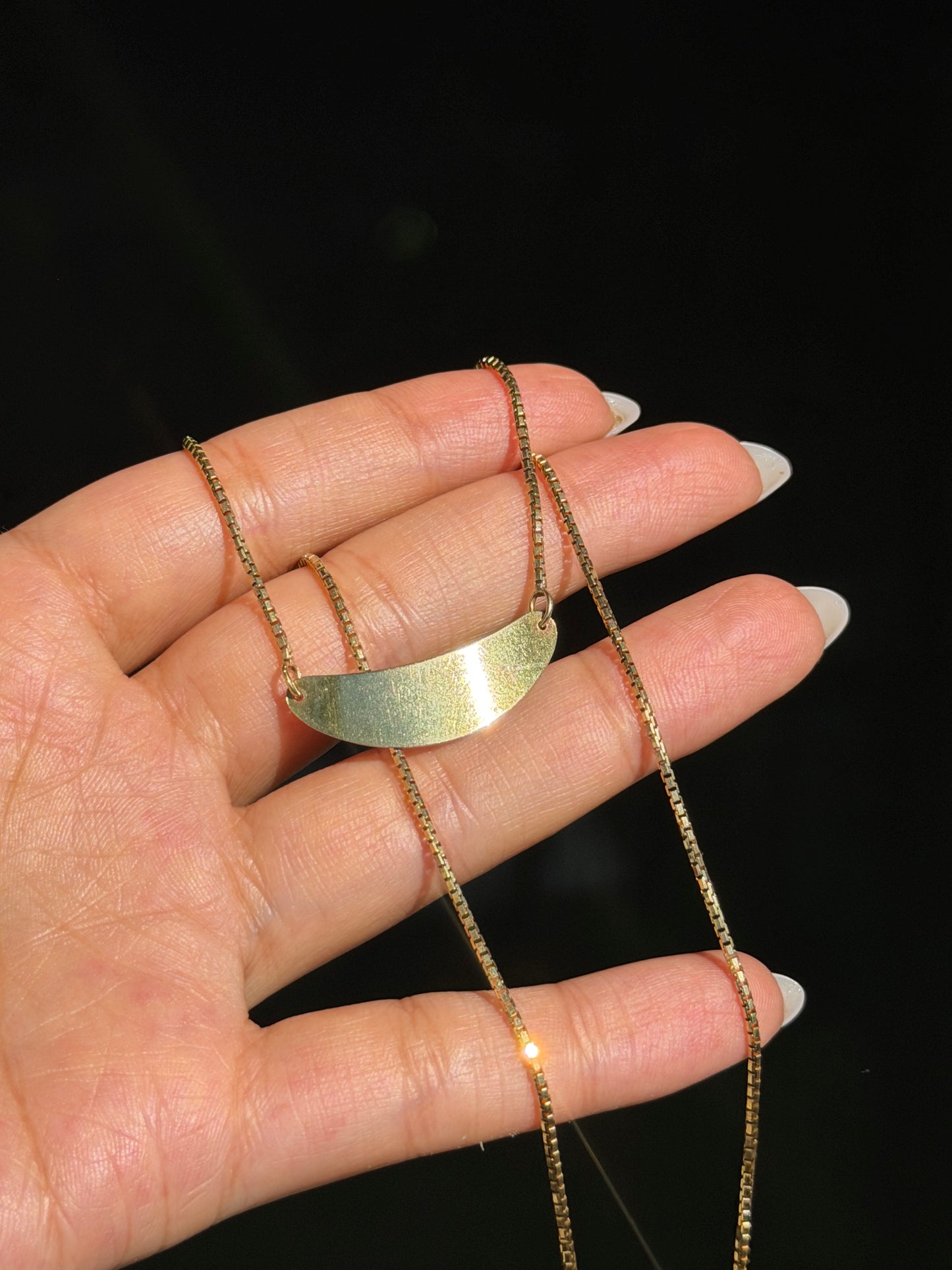 14k Italian curved crescent moon 🌙 Necklace