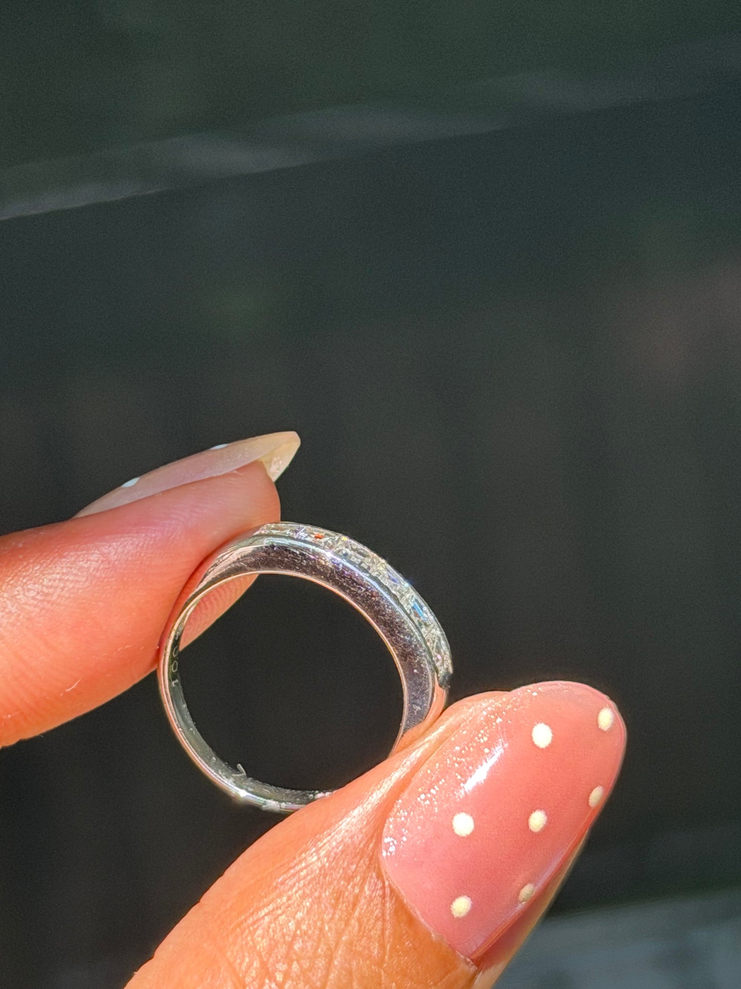 Platinum 1ct carre cut natural diamond band ✨