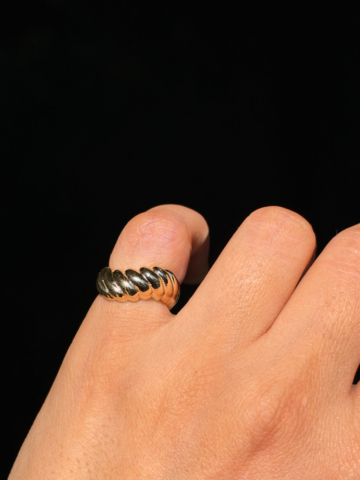 14k chubby wavy croissant pinky ring
