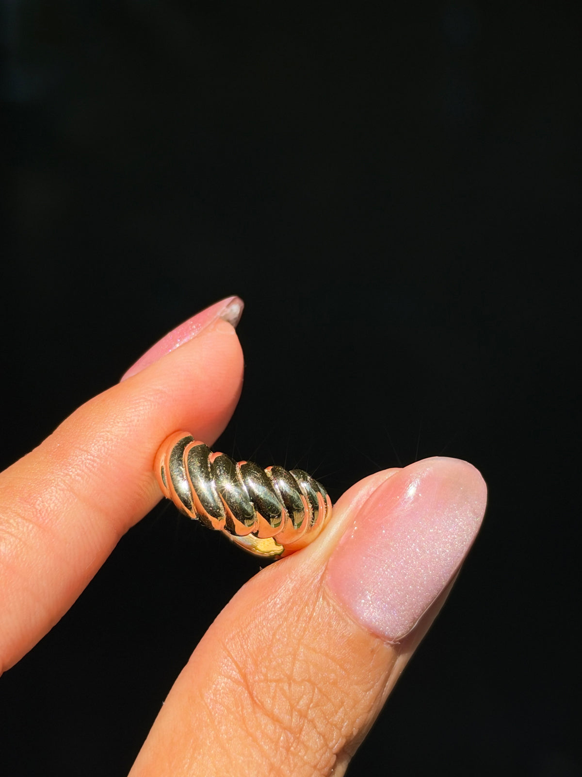 14k chubby wavy croissant pinky ring