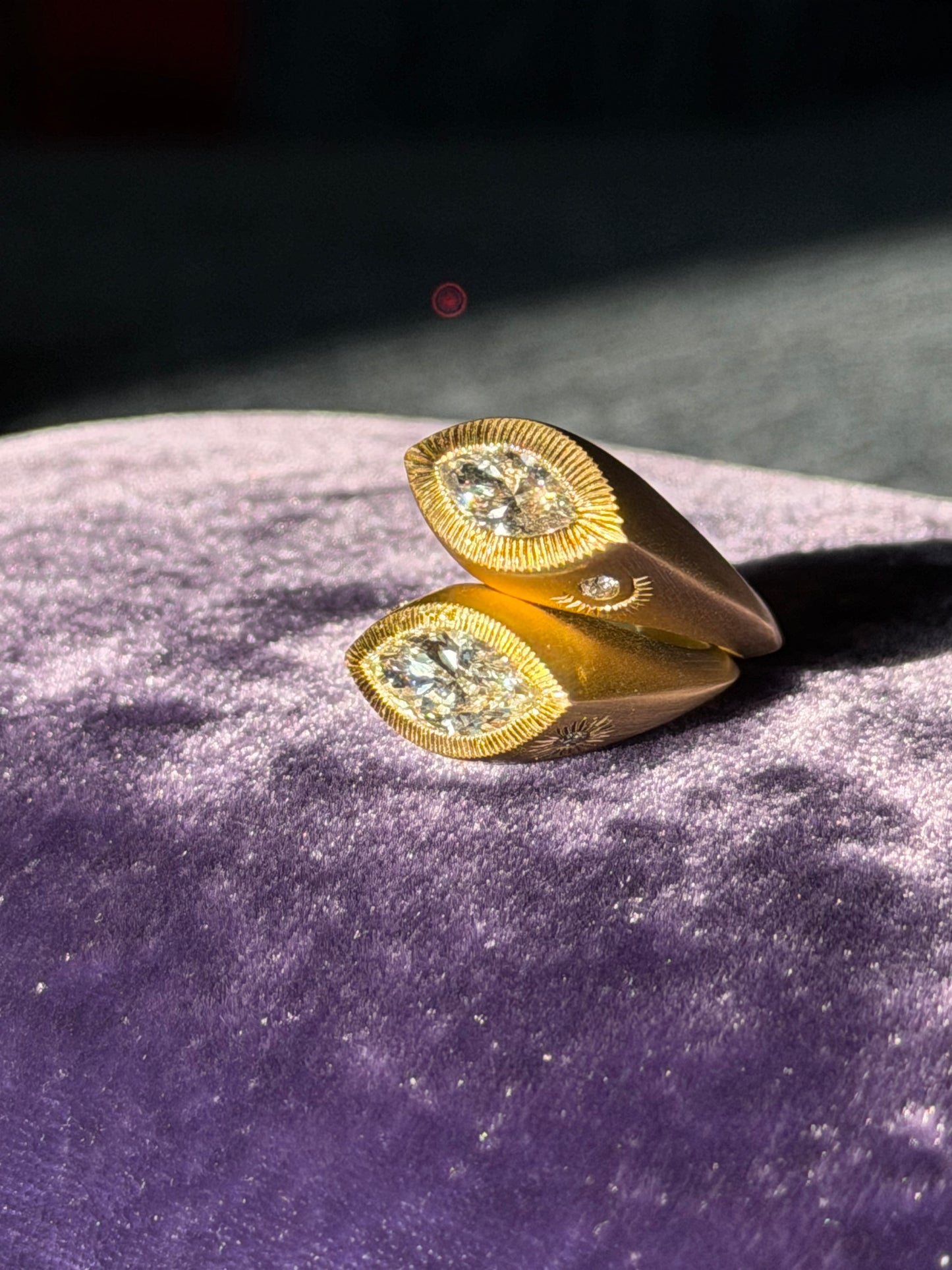 Horus Signet 1ct Diamond