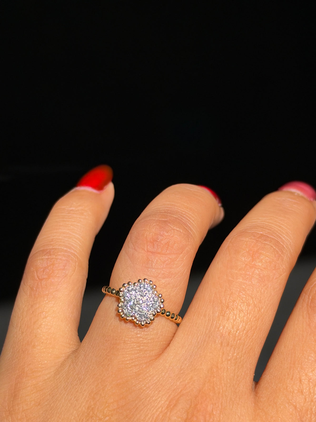 18k diamond flower ring