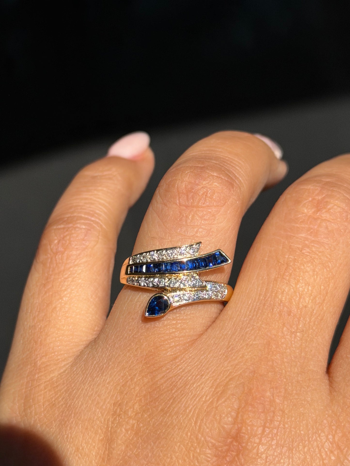 18k sapphires and diamond ring