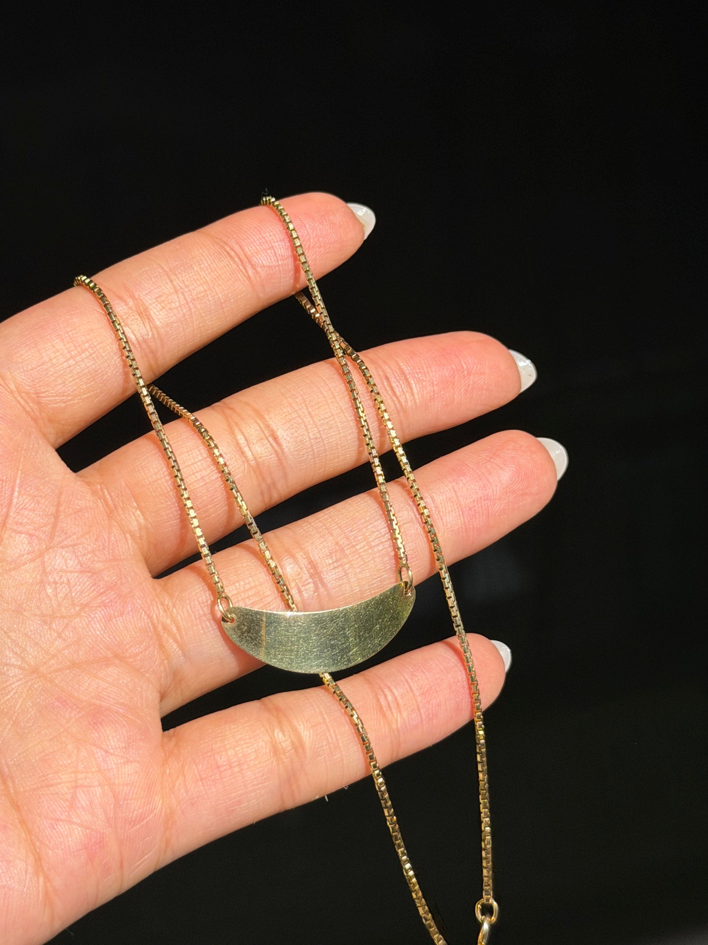 14k Italian curved crescent moon 🌙 Necklace