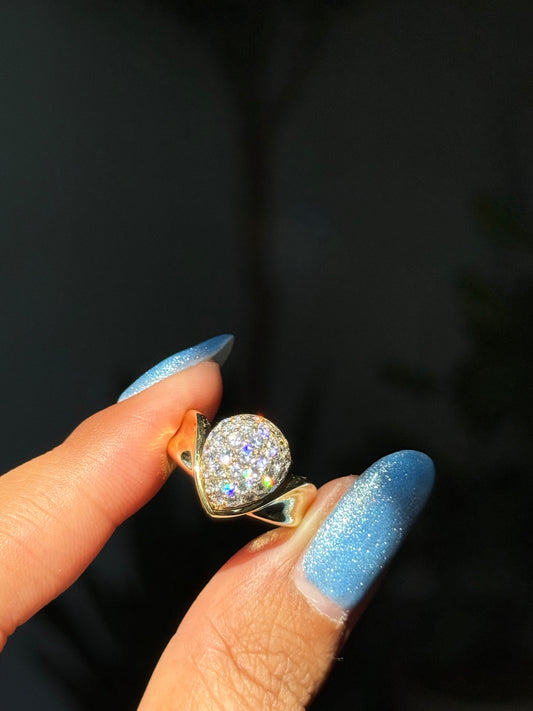 Vintage 18k Wavy 1.02ct V Diamond Ring